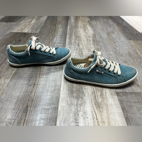 Taos Star Canvas Shoes Sneakers (EUC) - Picture 3 of 13
